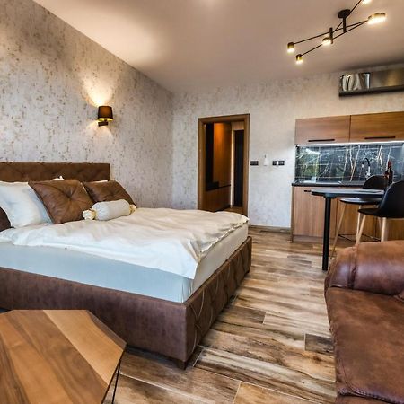 Apartmani Tiske Noci Bečej Buitenkant foto