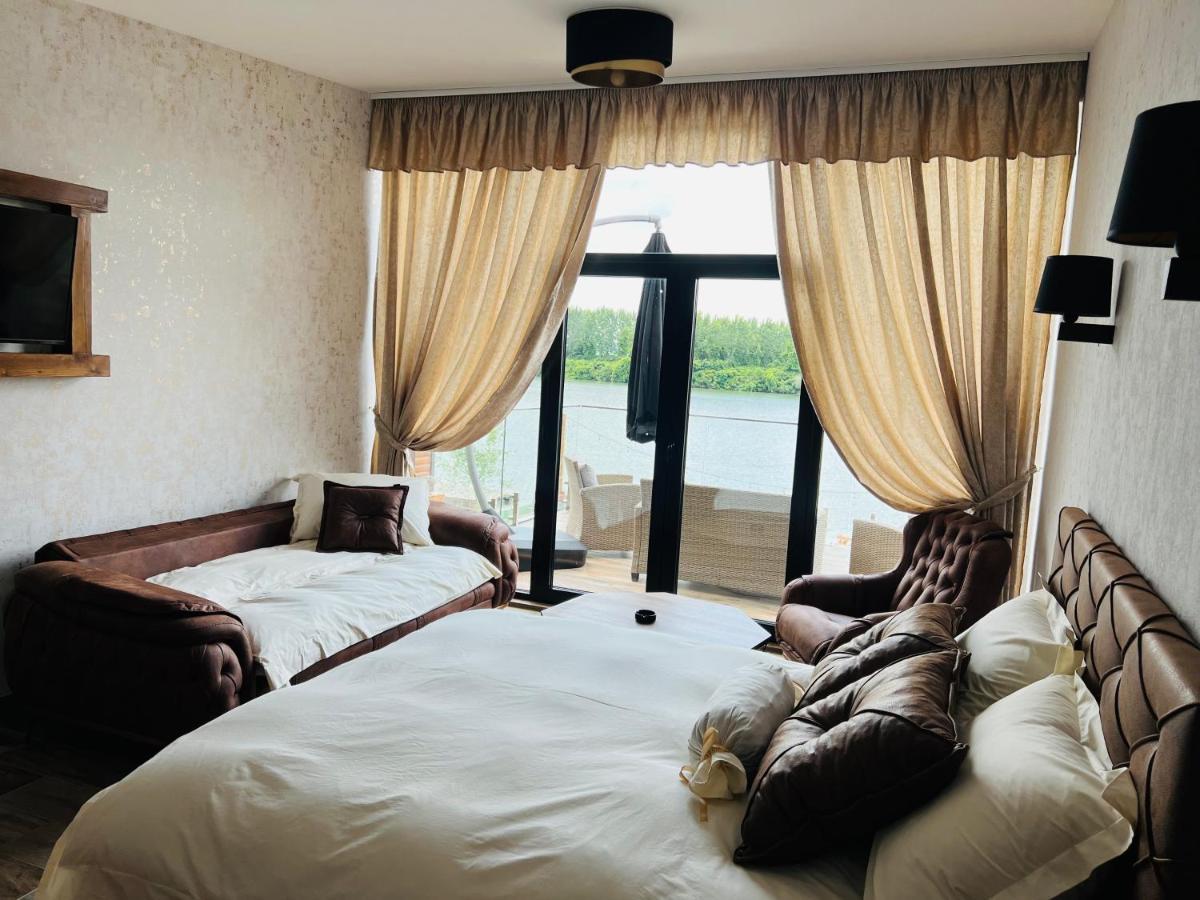 Apartmani Tiske Noci Bečej Buitenkant foto