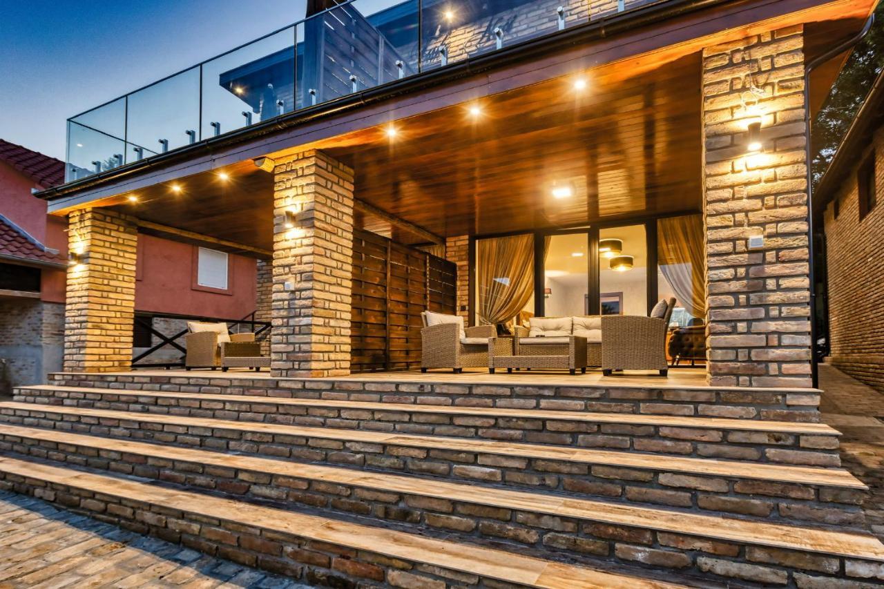 Apartmani Tiske Noci Bečej Buitenkant foto