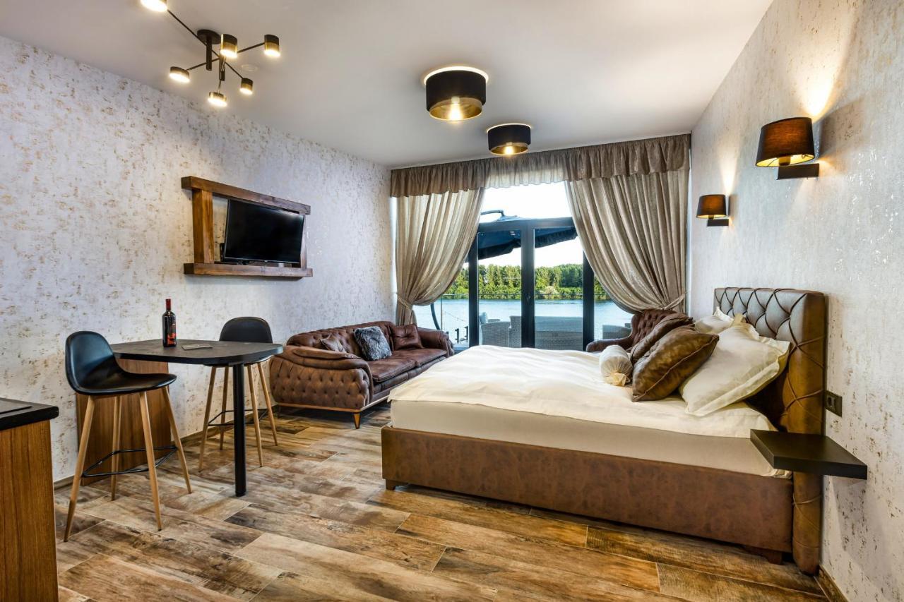 Apartmani Tiske Noci Bečej Buitenkant foto
