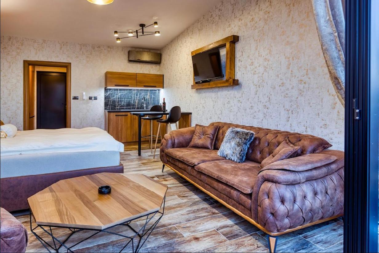 Apartmani Tiske Noci Bečej Buitenkant foto