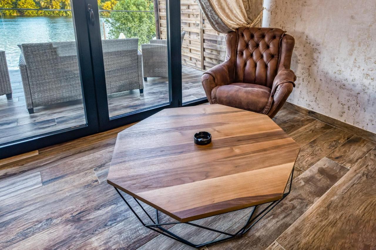 Apartmani Tiske Noci Bečej Buitenkant foto