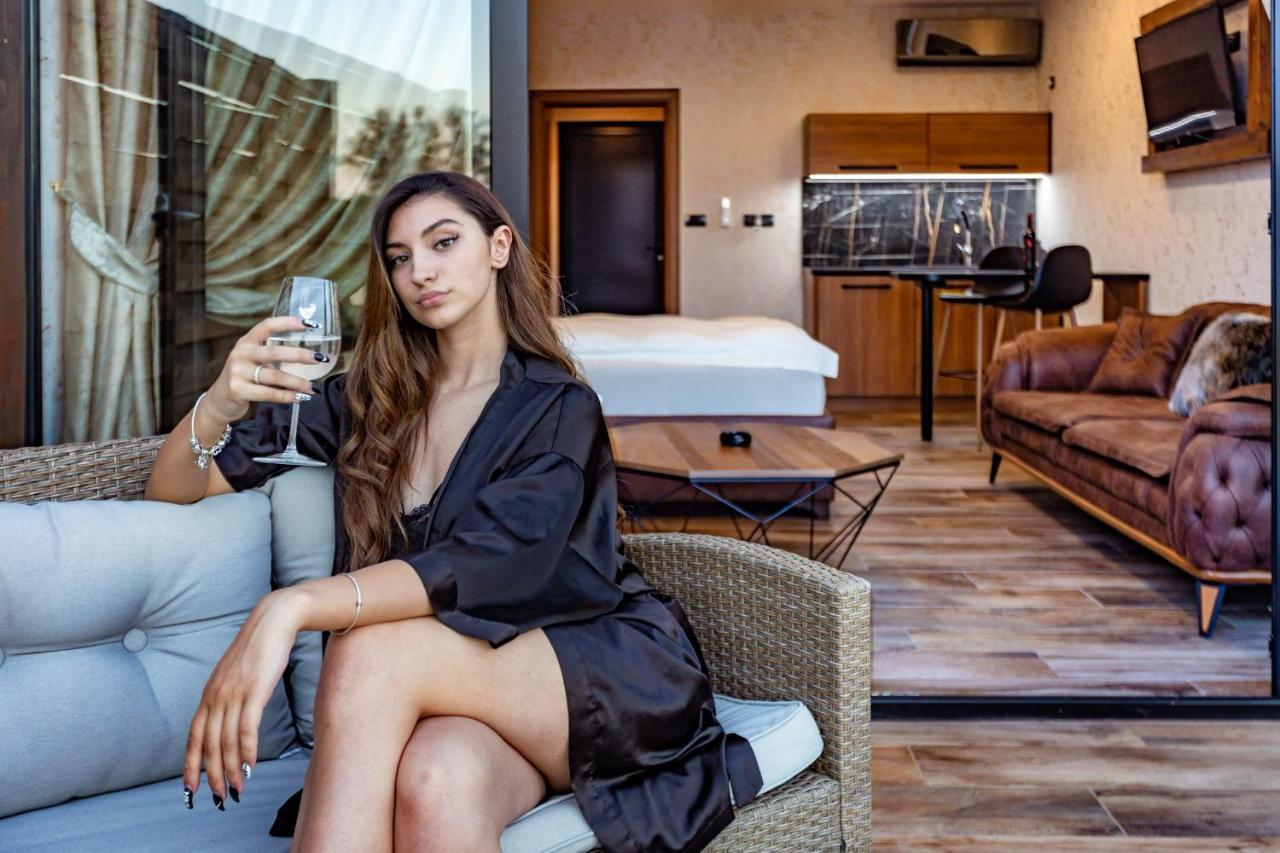 Apartmani Tiske Noci Bečej Buitenkant foto